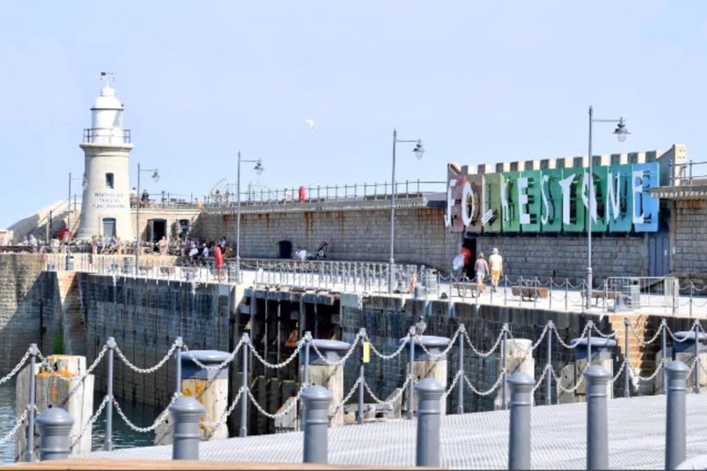 Beautifully Appointed, Period Seaside Apartment 福克斯通 外观 照片